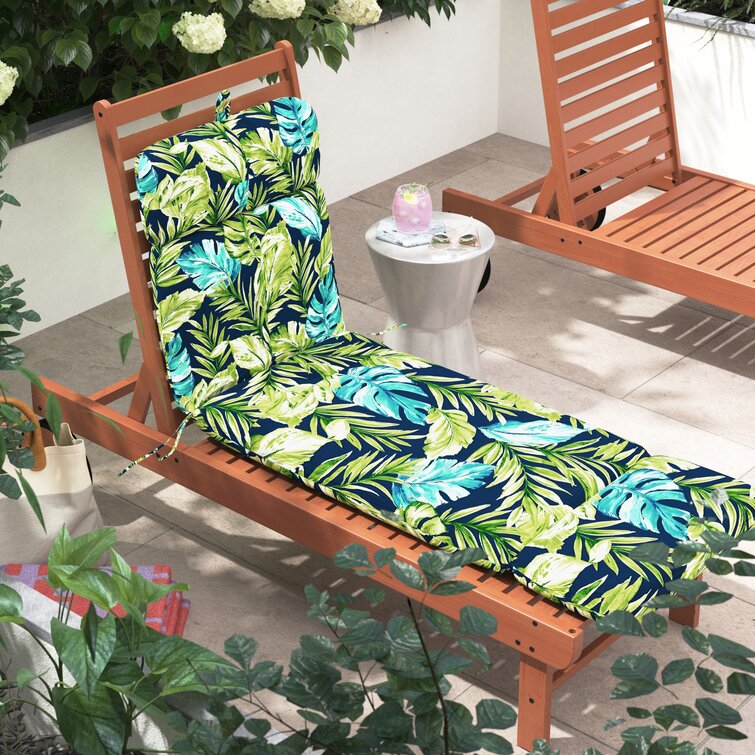 Outdoor sun lounge online cushion